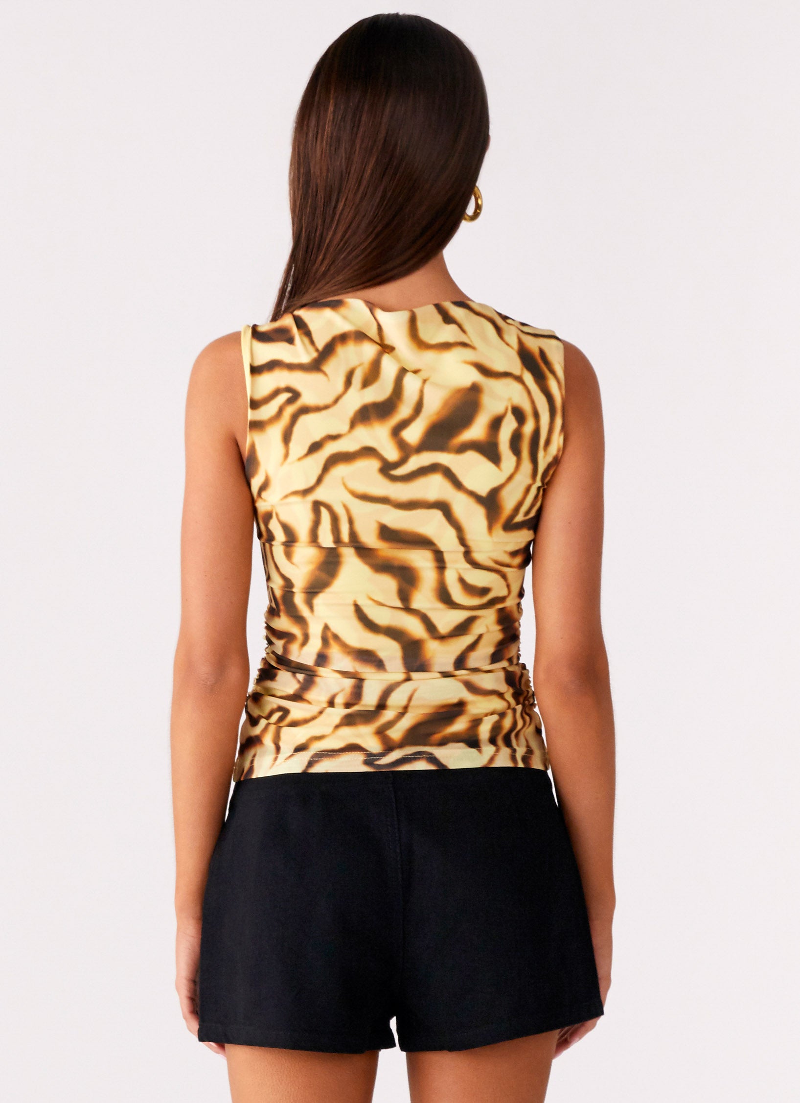Alternative view of On Read Tank Top - Yellow Zebra